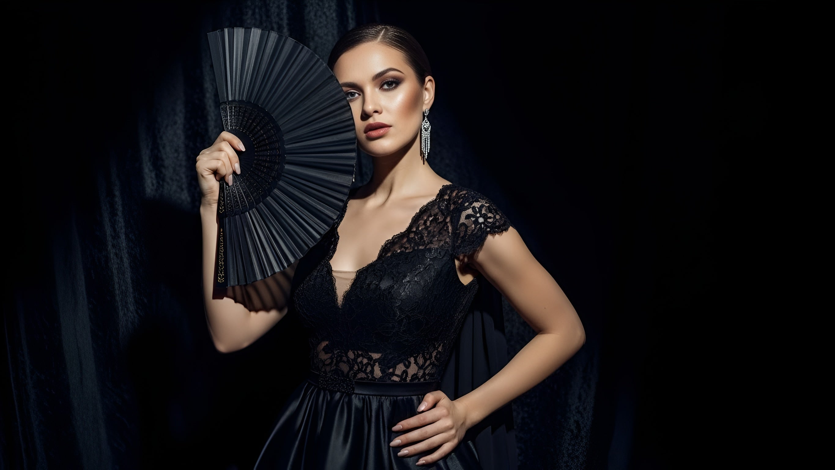 How to Use a Fan to Enhance Your Evening Look