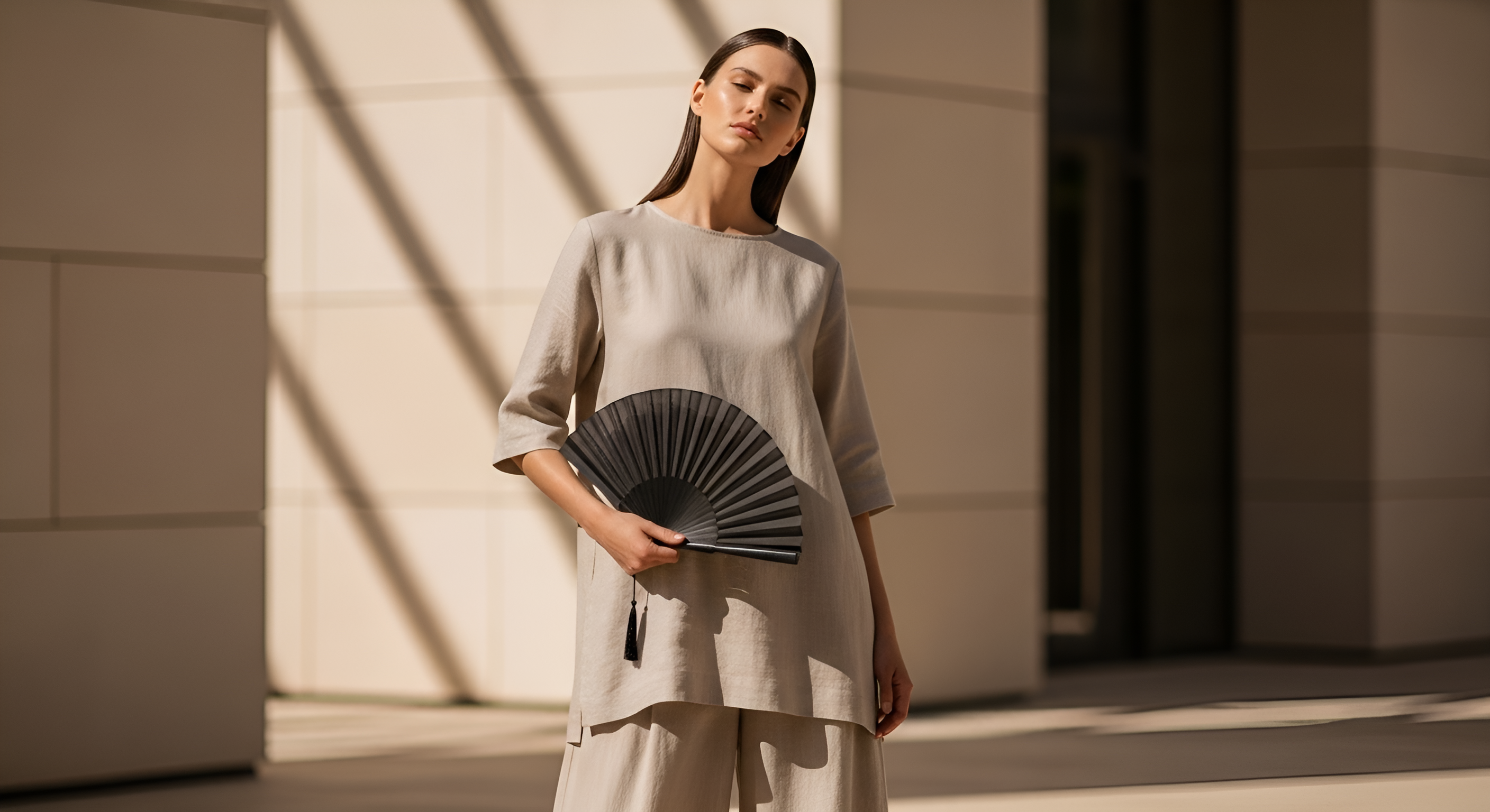 How Folding Hand Fans Elevate Minimalist Fashion